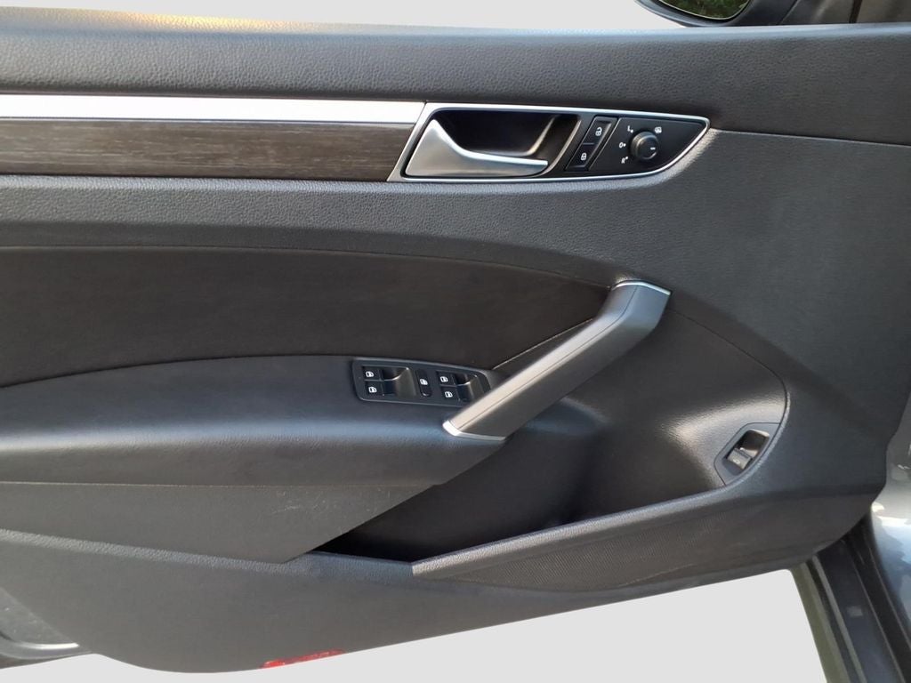 2018 Volkswagen Passat 2.0T SE w/Technology w/Technology