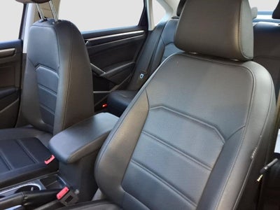 2018 Volkswagen Passat 2.0T SE w/Technology w/Technology