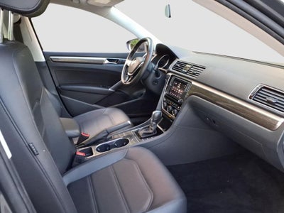2018 Volkswagen Passat 2.0T SE w/Technology w/Technology