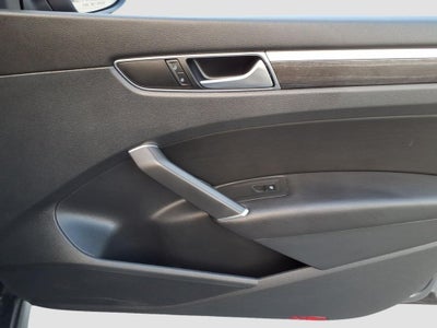 2018 Volkswagen Passat 2.0T SE w/Technology w/Technology