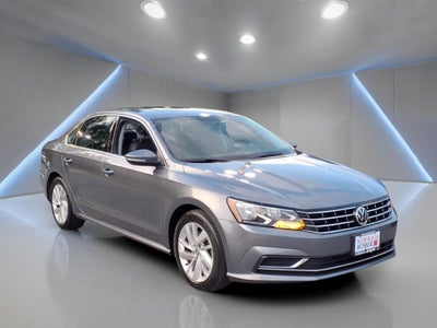 2018 Volkswagen Passat 2.0T SE w/Technology w/Technology