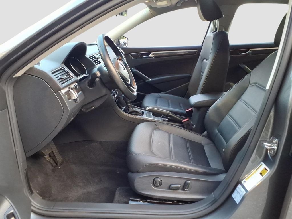 2018 Volkswagen Passat 2.0T SE w/Technology w/Technology
