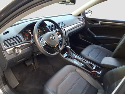 2018 Volkswagen Passat 2.0T SE w/Technology w/Technology