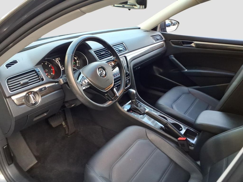2018 Volkswagen Passat 2.0T SE w/Technology w/Technology