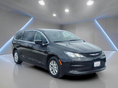 2022 Chrysler Voyager LX