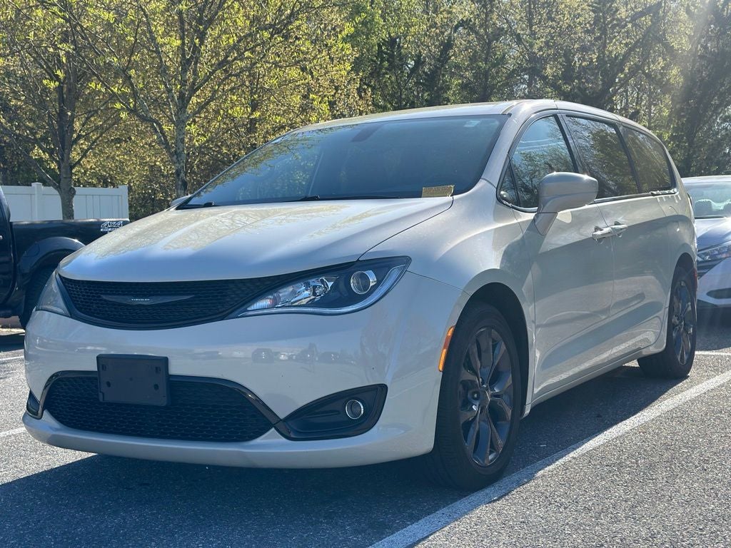 2020 Chrysler Pacifica Touring