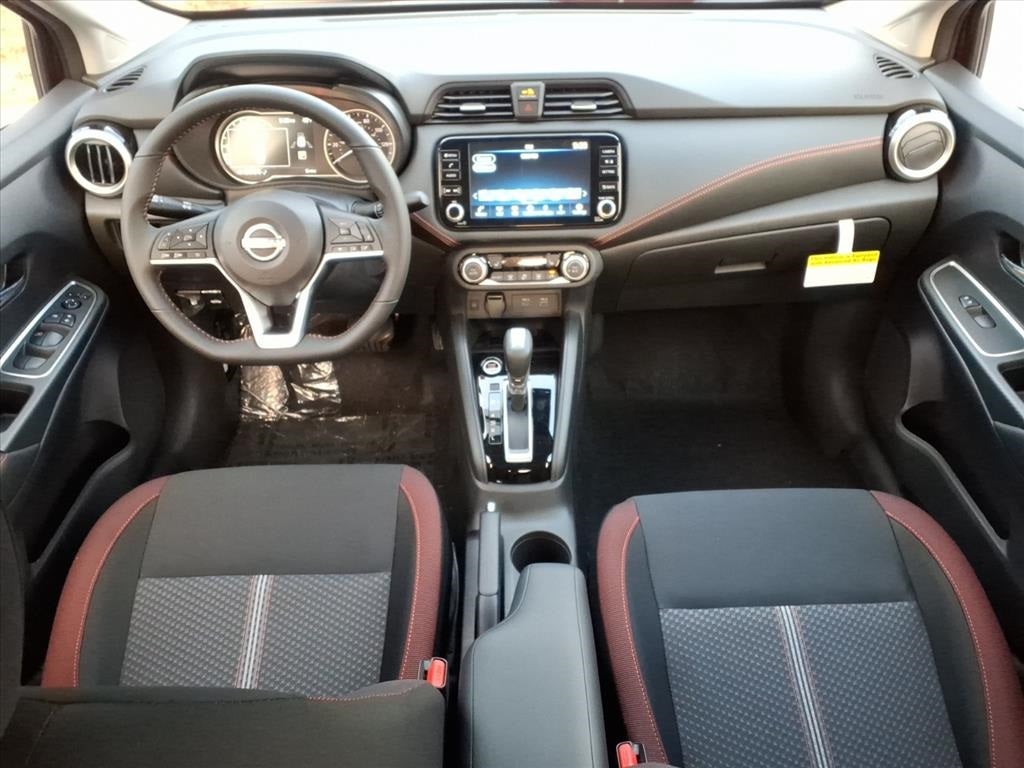 2025 Nissan Versa 1.6 SR