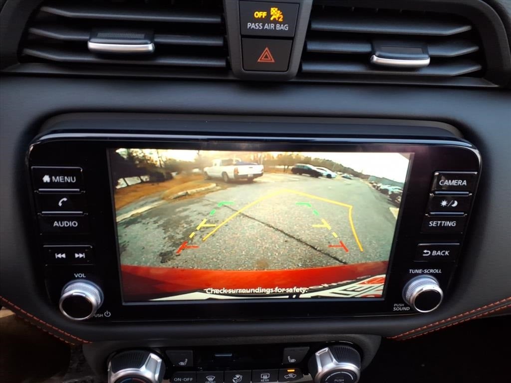 2025 Nissan Versa 1.6 SR