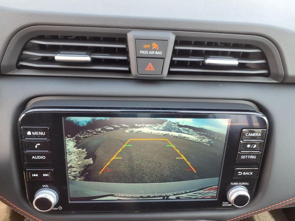 2025 Nissan Versa 1.6 SR