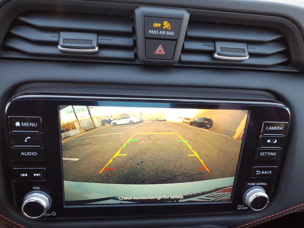 2025 Nissan Versa 1.6 SR