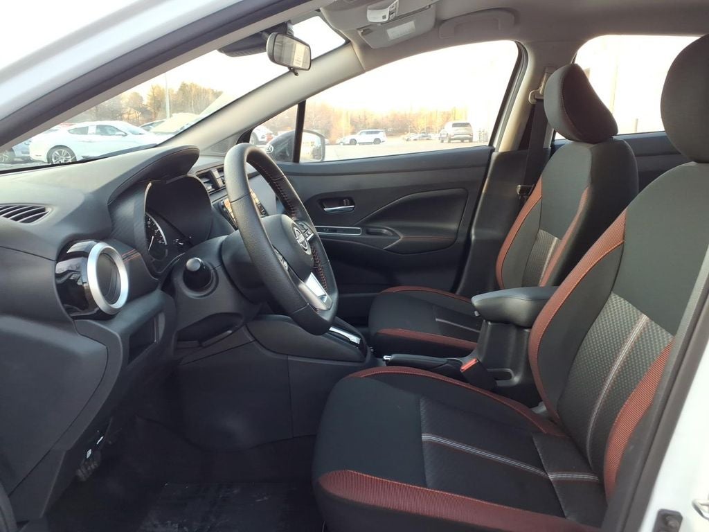 2025 Nissan Versa 1.6 SR