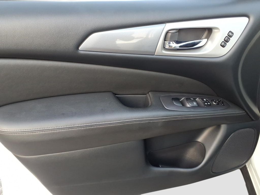 2018 Nissan Pathfinder SL