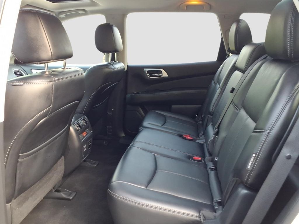 2018 Nissan Pathfinder SL