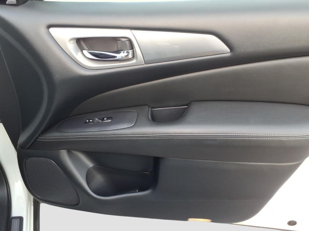 2018 Nissan Pathfinder SL