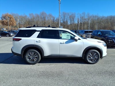 2025 Nissan Pathfinder SV