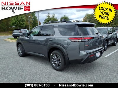 2025 Nissan Pathfinder SV