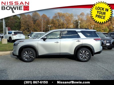 2025 Nissan Pathfinder SV