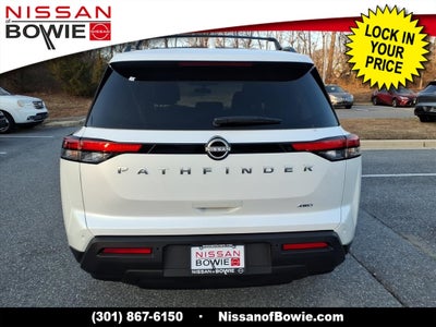 2025 Nissan Pathfinder SV