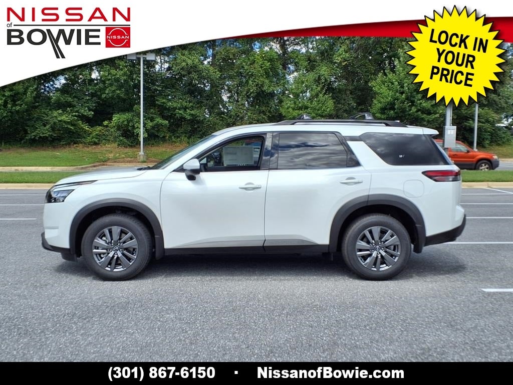 2025 Nissan Pathfinder SV