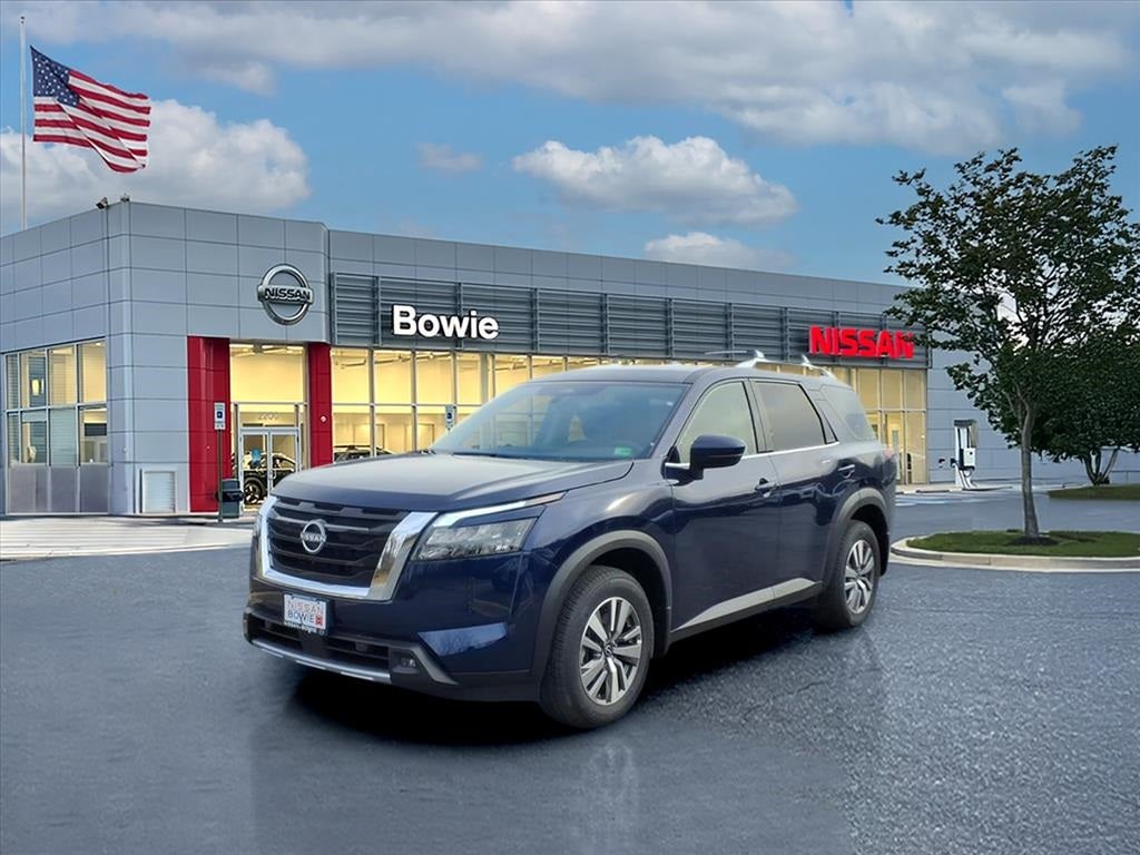 2025 Nissan Pathfinder SL