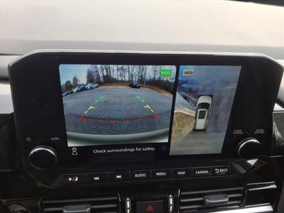 2025 Nissan Pathfinder SL