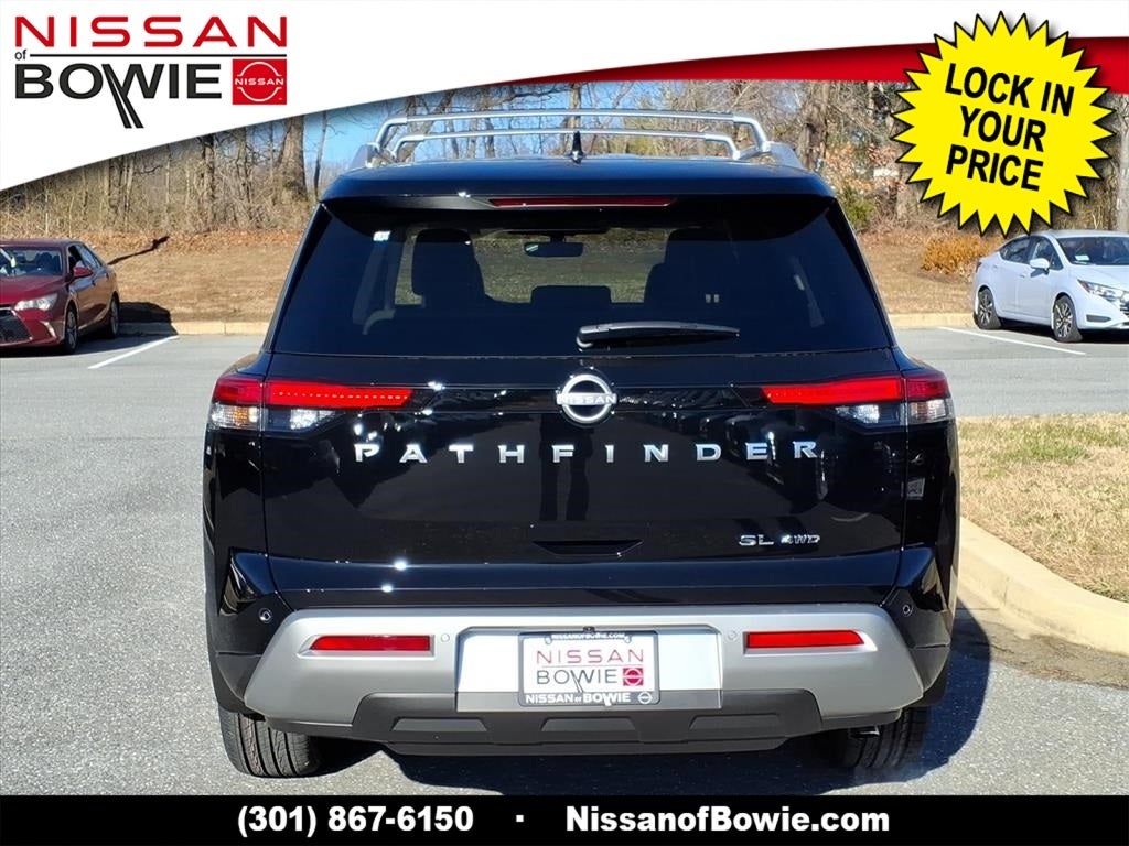 2025 Nissan Pathfinder SL