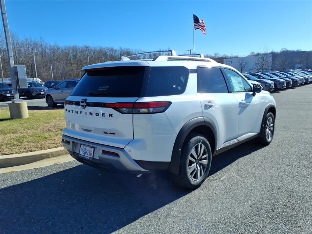 2025 Nissan Pathfinder SL