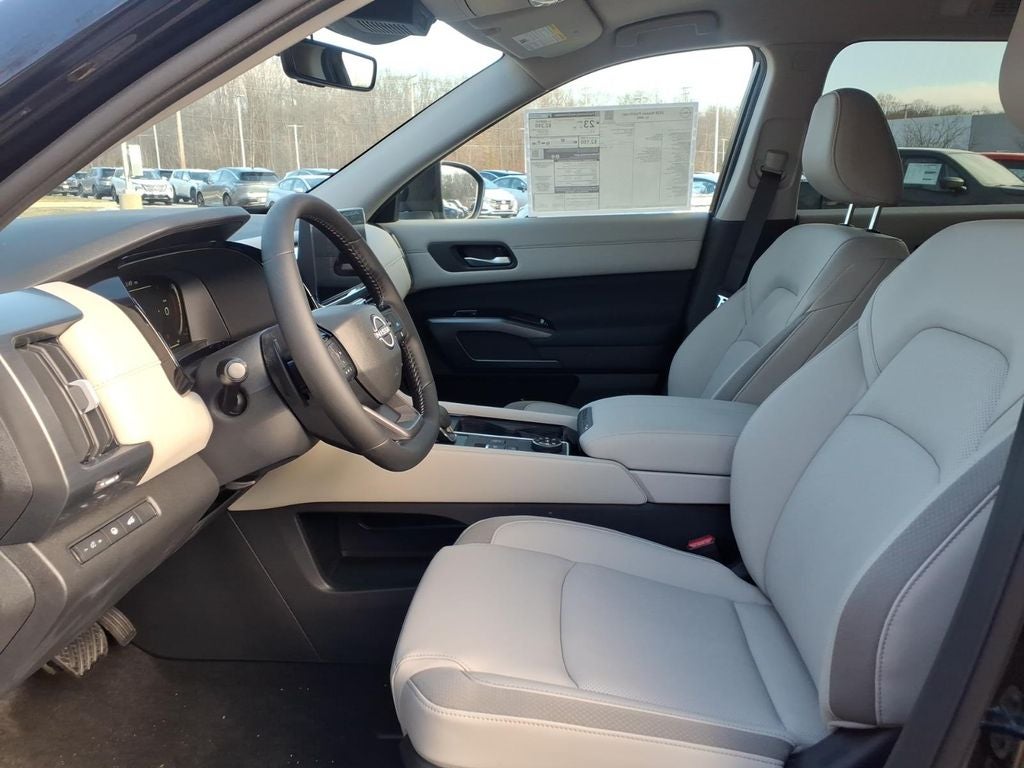 2026 Nissan Pathfinder SL