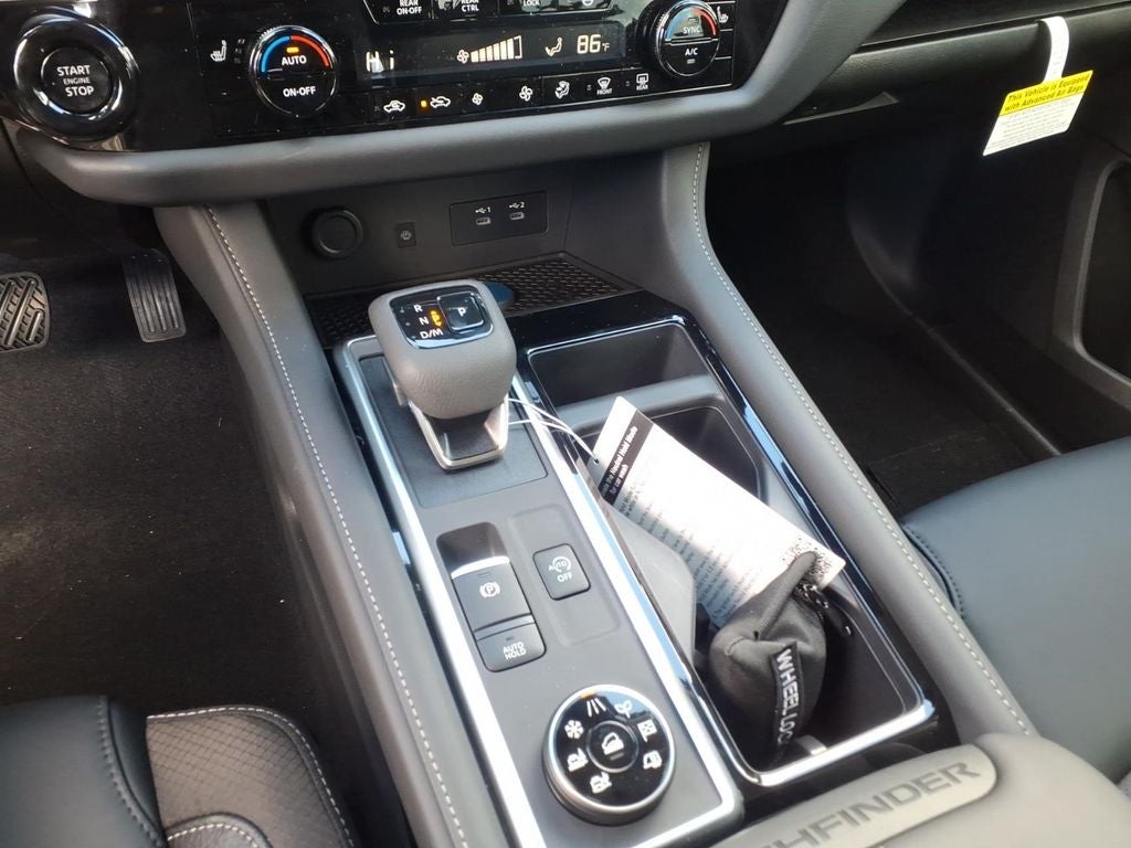 2026 Nissan Pathfinder SL