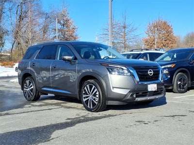 2025 Nissan Pathfinder Platinum
