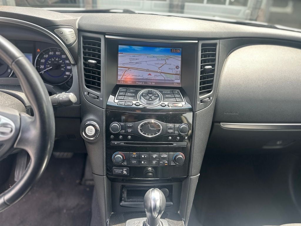 2017 INFINITI QX70 Base