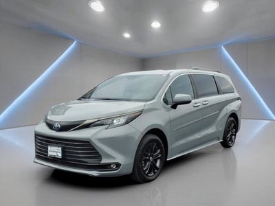2024 Toyota Sienna LE