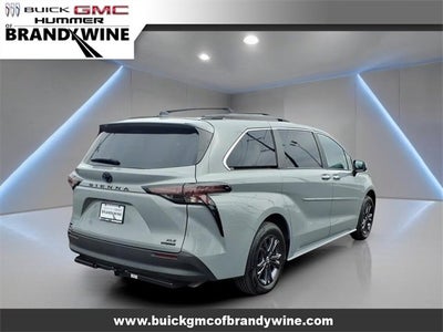 2024 Toyota Sienna LE