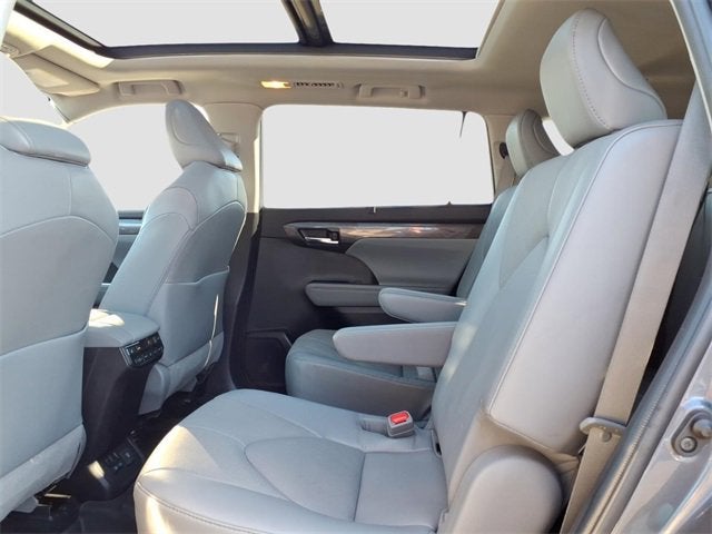 2022 Toyota Highlander Platinum