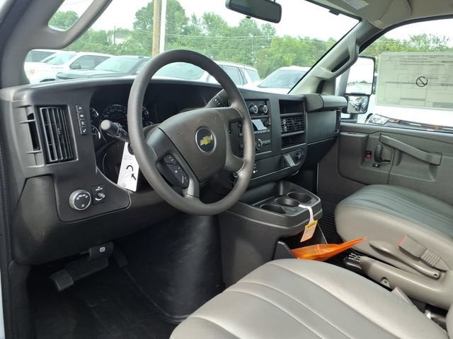 2026 Chevrolet Express Cutaway 3500 1WT