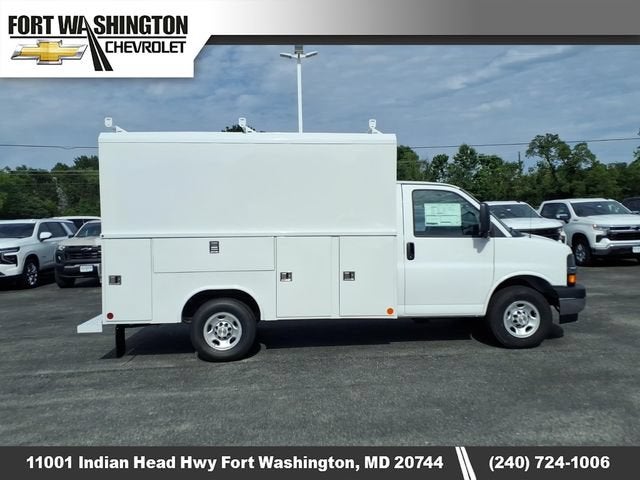 2026 Chevrolet Express Cutaway 3500 1WT