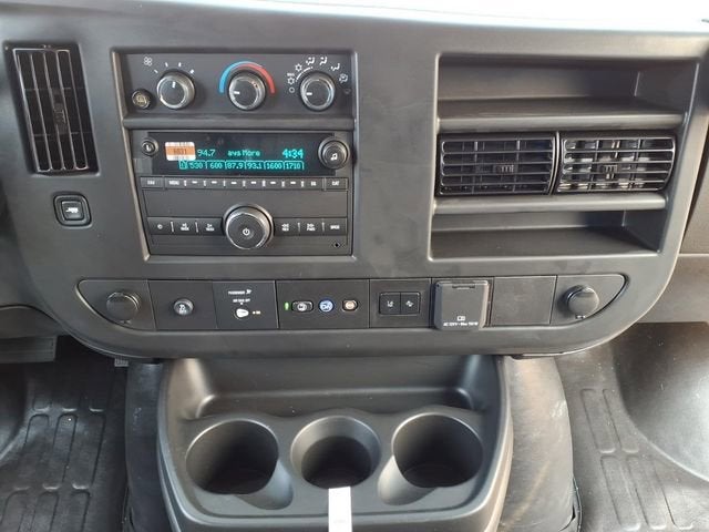 2025 Chevrolet Express Cargo WT