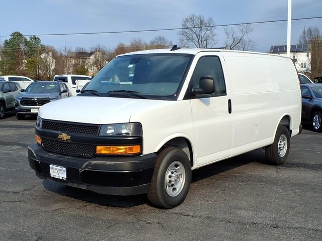 2025 Chevrolet Express Cargo WT