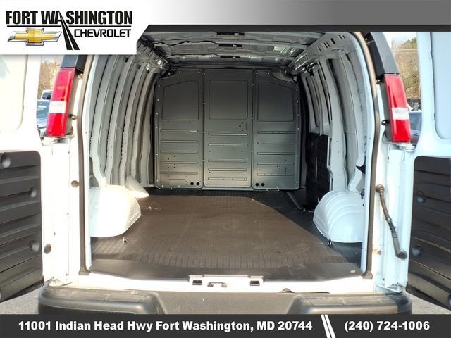 2025 Chevrolet Express Cargo WT