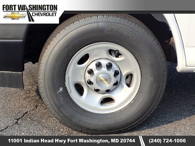 2025 Chevrolet Express Cargo WT