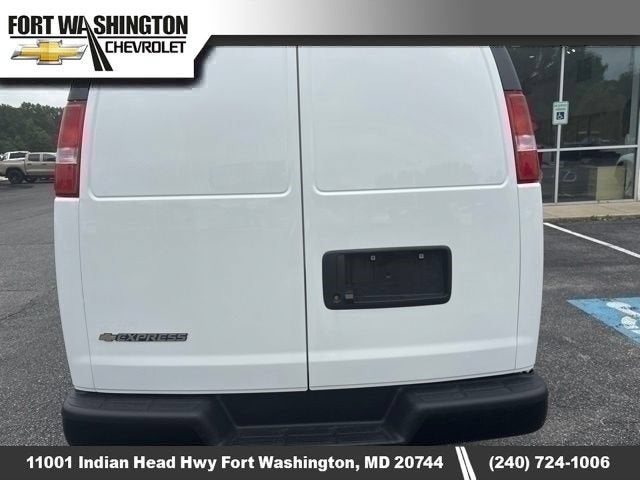 2025 Chevrolet Express Cargo WT