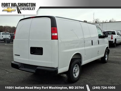 2025 Chevrolet Express Cargo WT