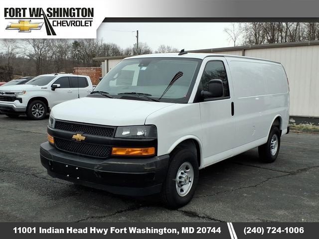 2025 Chevrolet Express Cargo WT