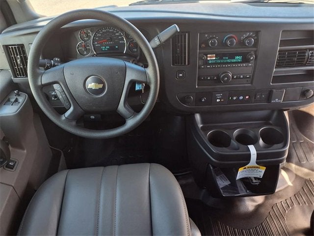 2025 Chevrolet Express Cargo 3500 WT