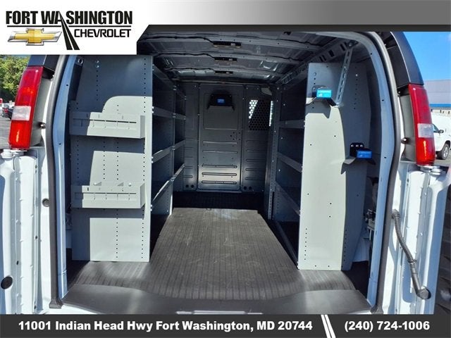 2025 Chevrolet Express Cargo 3500 WT