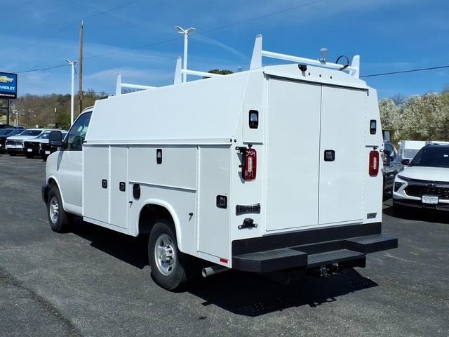 2025 Chevrolet Express Cutaway 3500 1WT