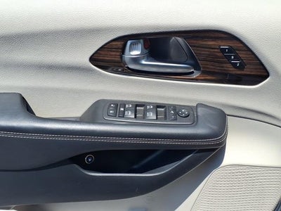 2023 Chrysler Pacifica Hybrid Limited
