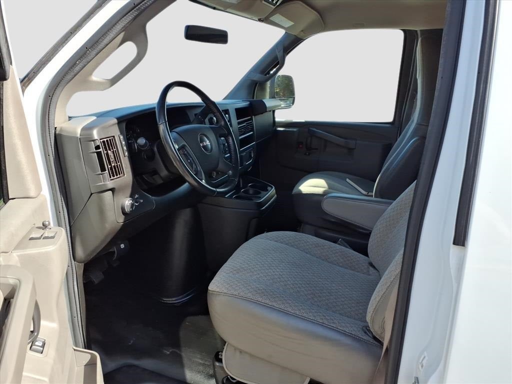 2022 GMC Savana 3500 LS 15 passenger van