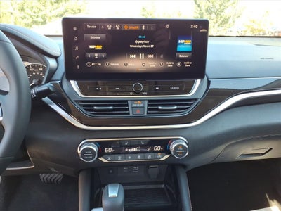 2025 Nissan Altima SR