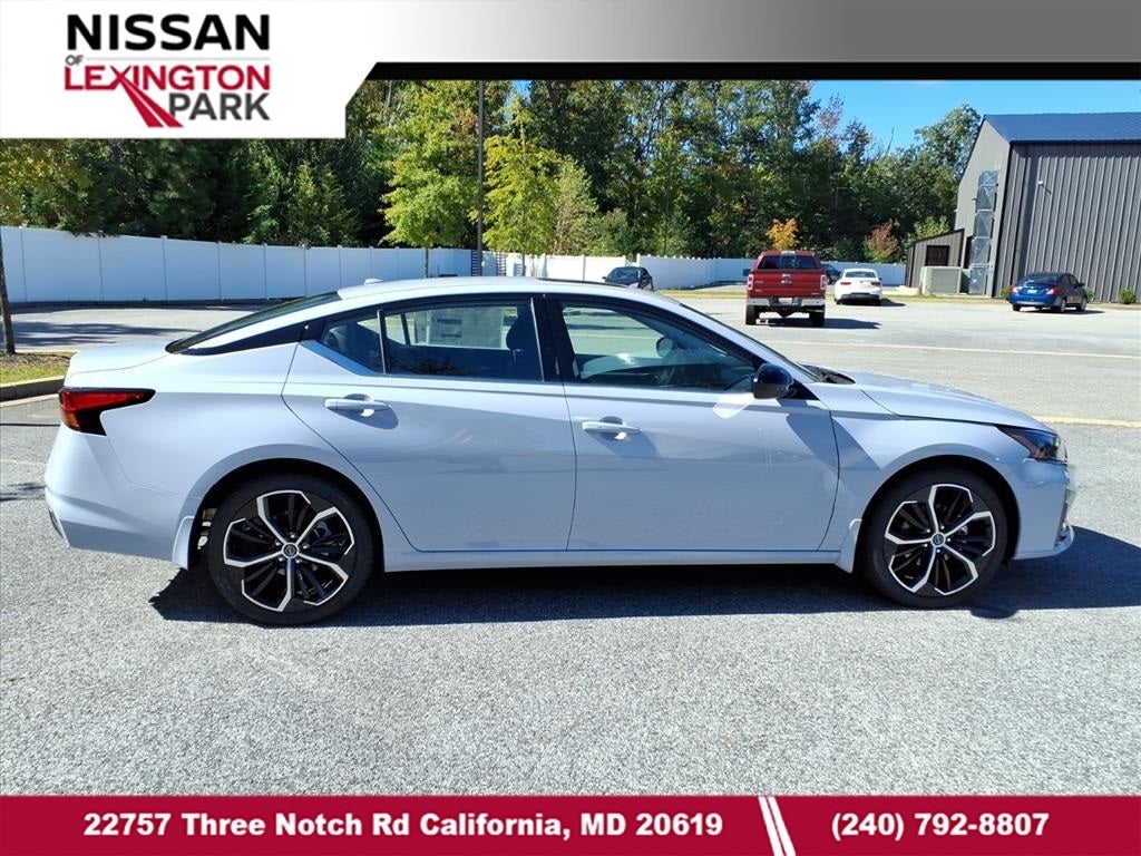 2025 Nissan Altima SR